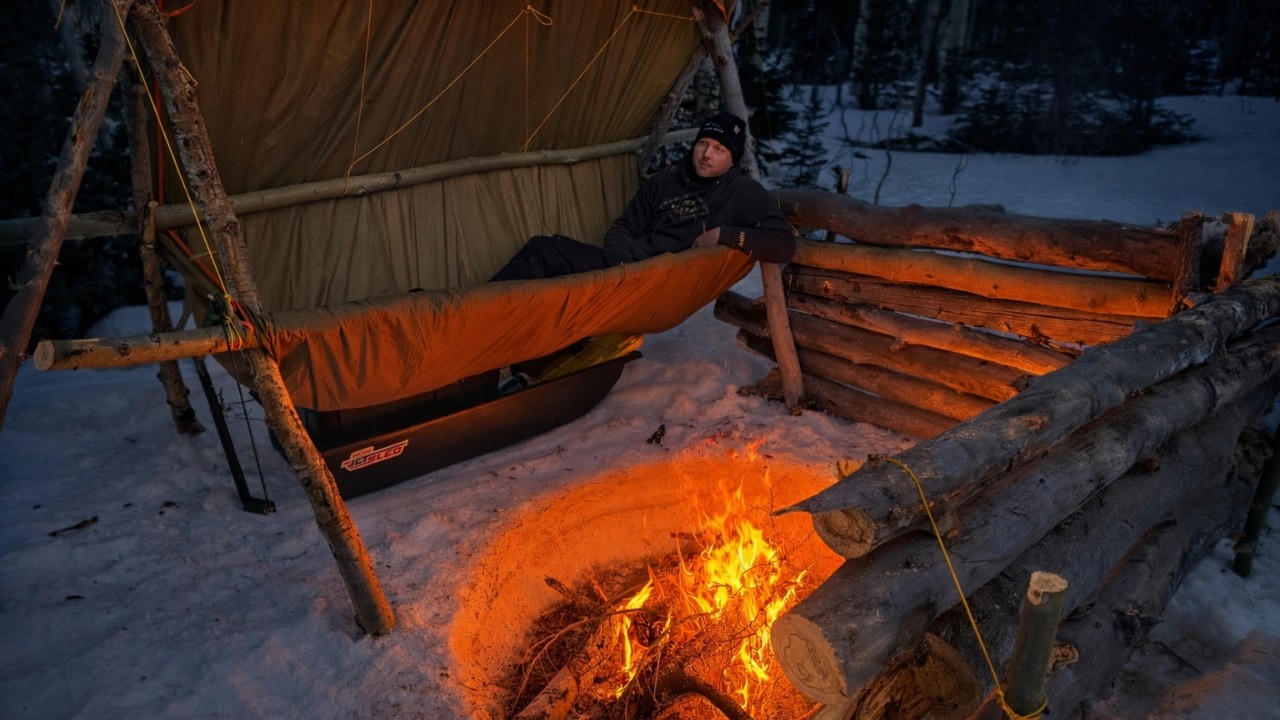 Solo Winter Survival Shelter | No Time, No Sleeping Bag |