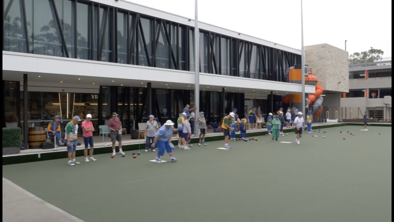 We check out Club Merrylands Bowling new synthetic green