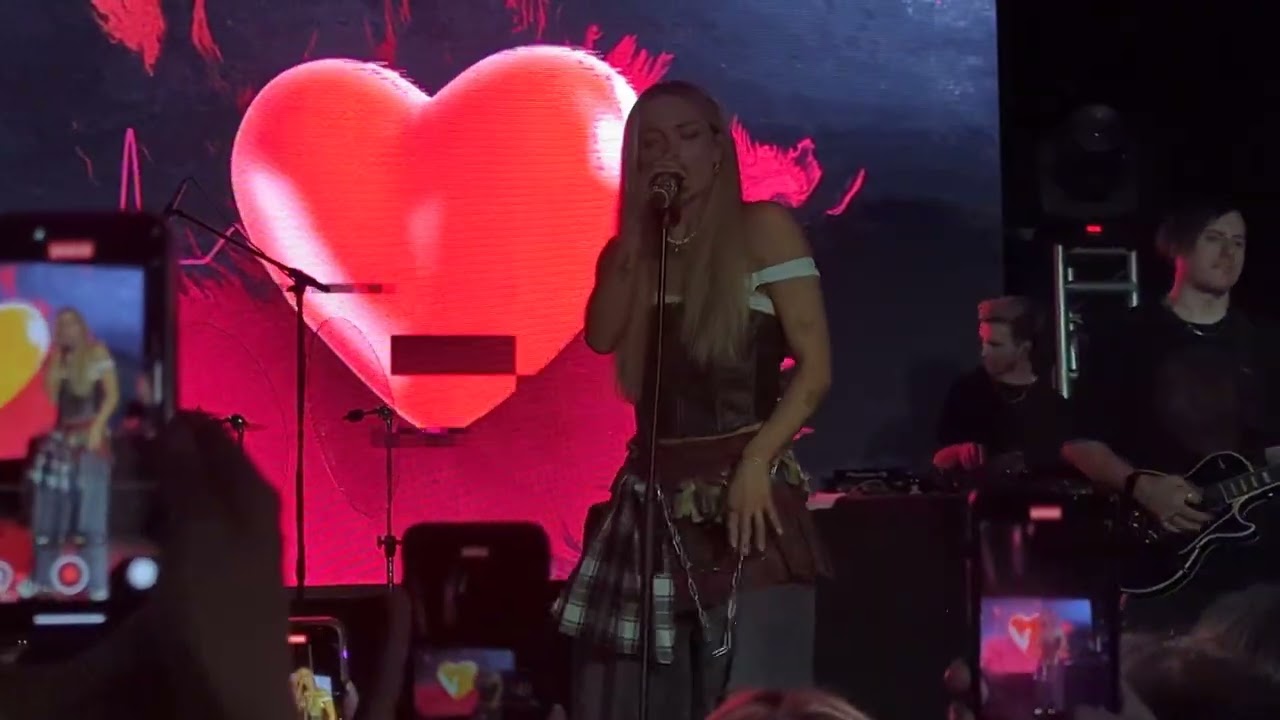MARY GU - Зависимость (live Самара, 18.04.2025 Сигнал)
