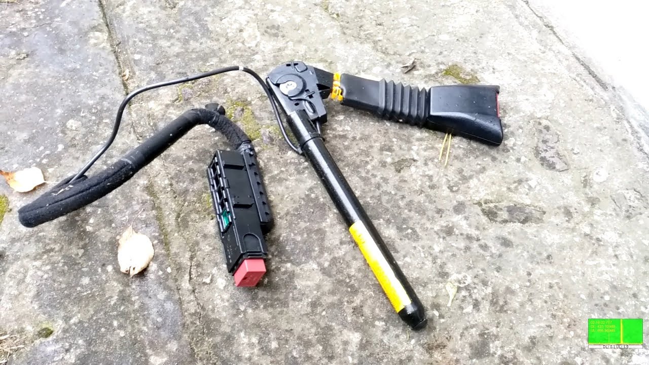 Corsa C wymiana napinacza pasa kod B0065. Airbag light on fix, replace driver pretensioner