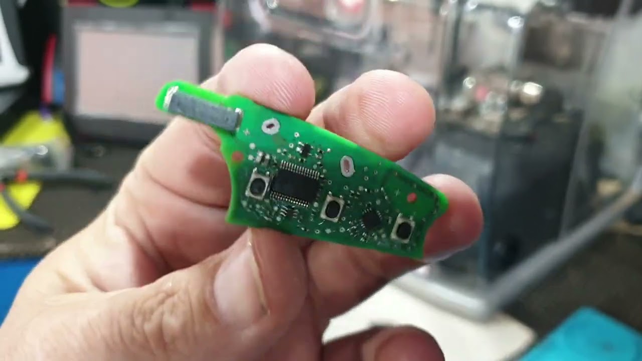 Ford Transit Custom flip key remote not working fault explained and repaired key service.