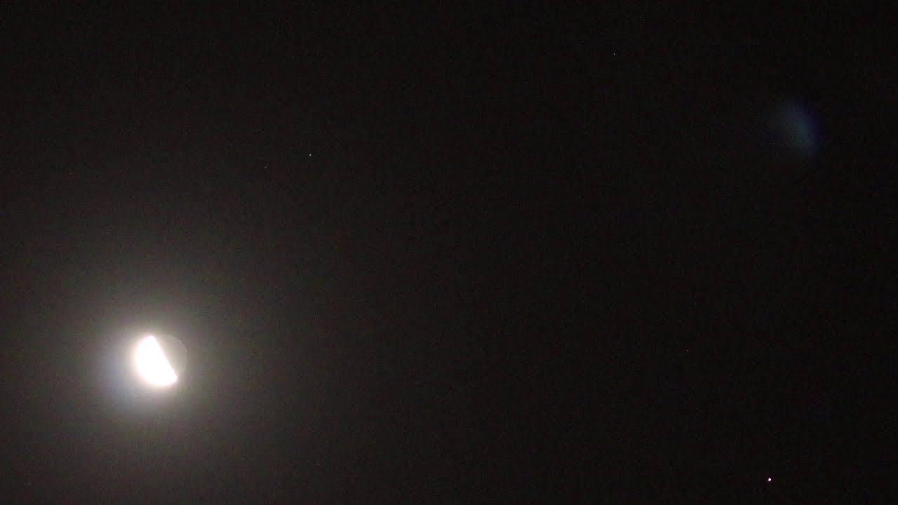 Conjun&ccedil;&atilde;o da Lua com Marte e Urano com zoom de 12.5x em 4K no Rio de Janeiro em 20/01/2021 20:32
