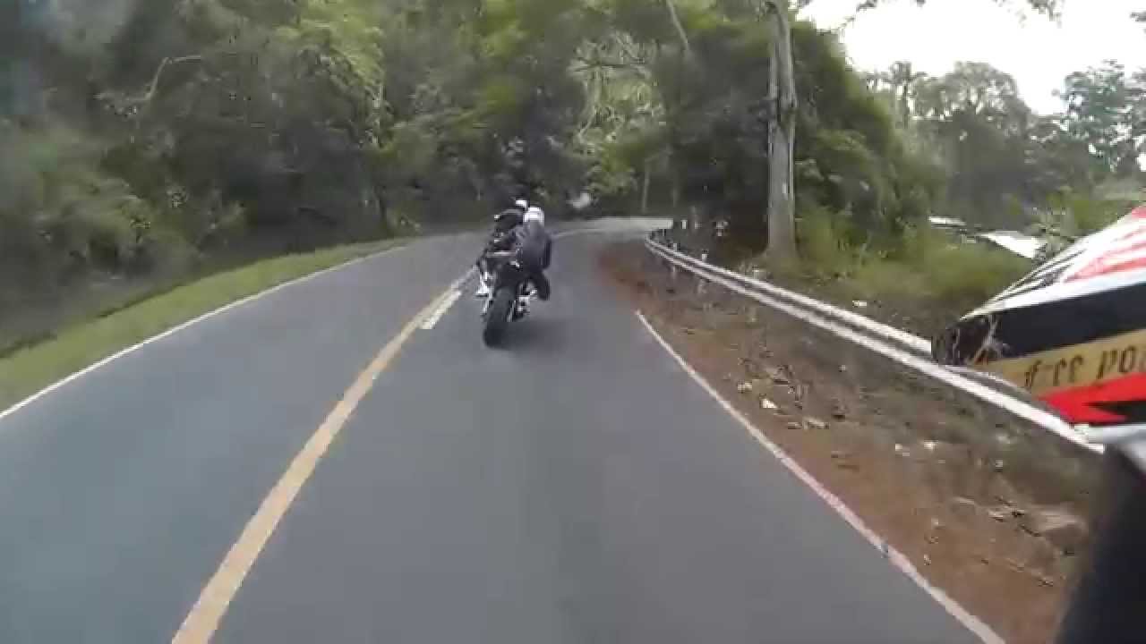 Duke 390 having fun with Aprilia rsv4 kawasaki z1000 at Mabitac Twisties