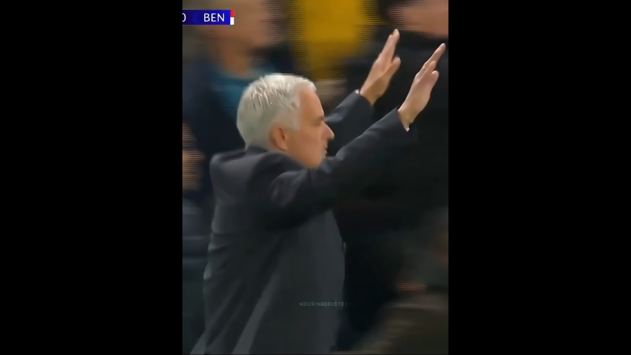 Mourinho steps in to calm Benfica fans reacting to Enzo #mourinho