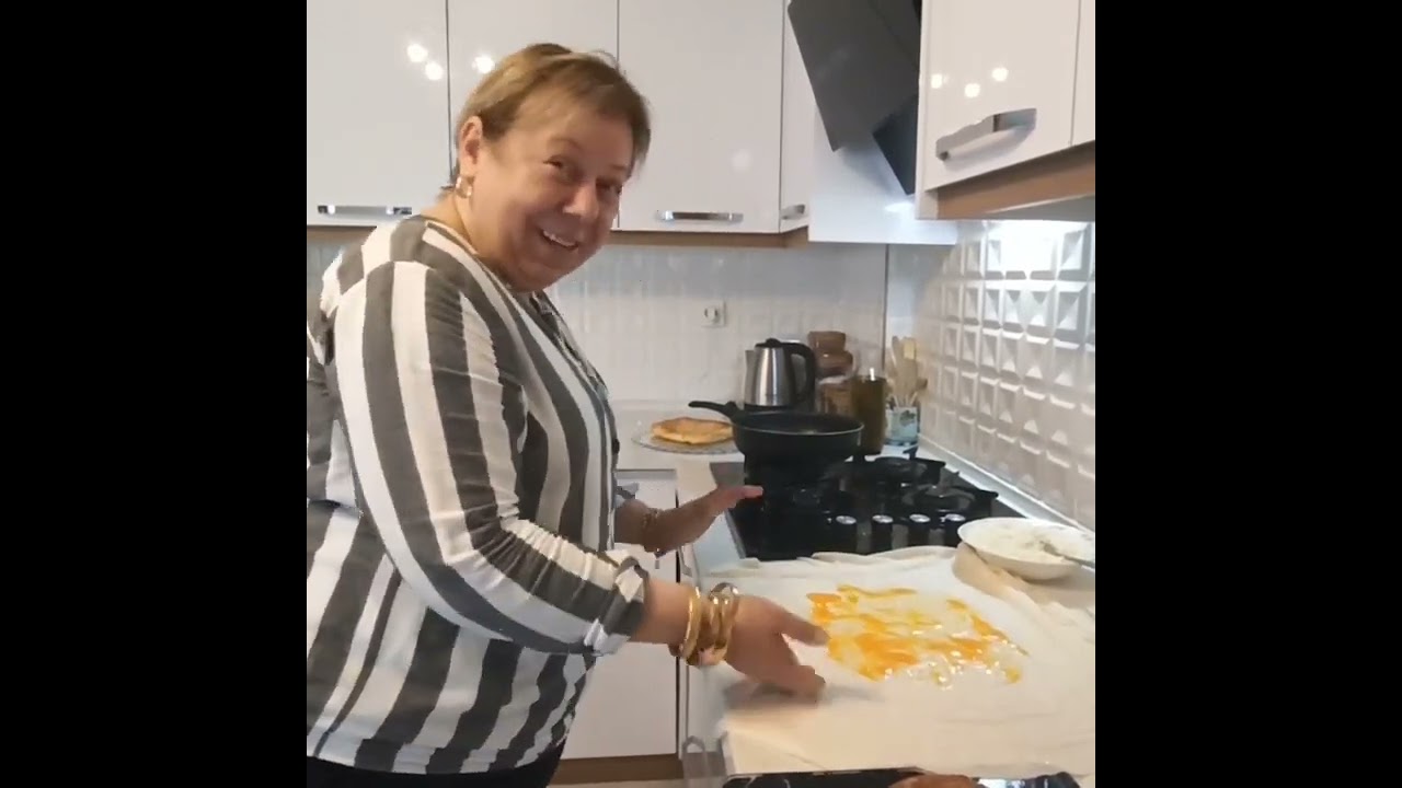 Bayırdır katmeri yaptım. 5 dakikada bu kadar güzel bir börek tarifi yok. Afiyet olsun!!