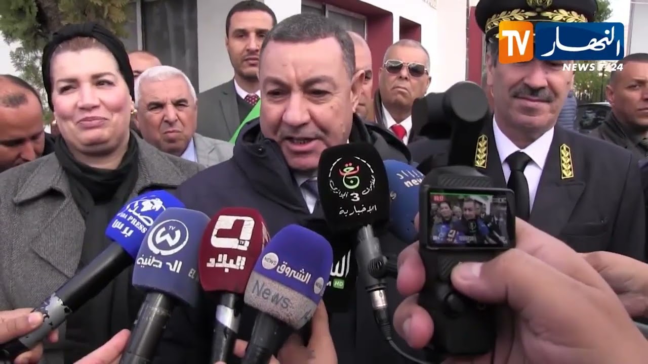 الشلف/ وزير الداخلية رفقة وزيرة التضامن يعاينان مخلفات التقلبات الجوية الأخيرة