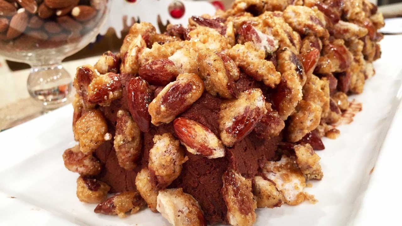 Semifreddo de chocolate con almendras garrapinñadas