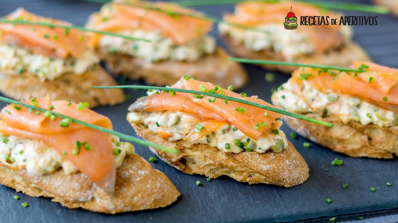MONTADITOS de SALMÓN AHUMADO con ENSALADILLA de LANGOSTINOS - PINCHOS FÁCILES #33