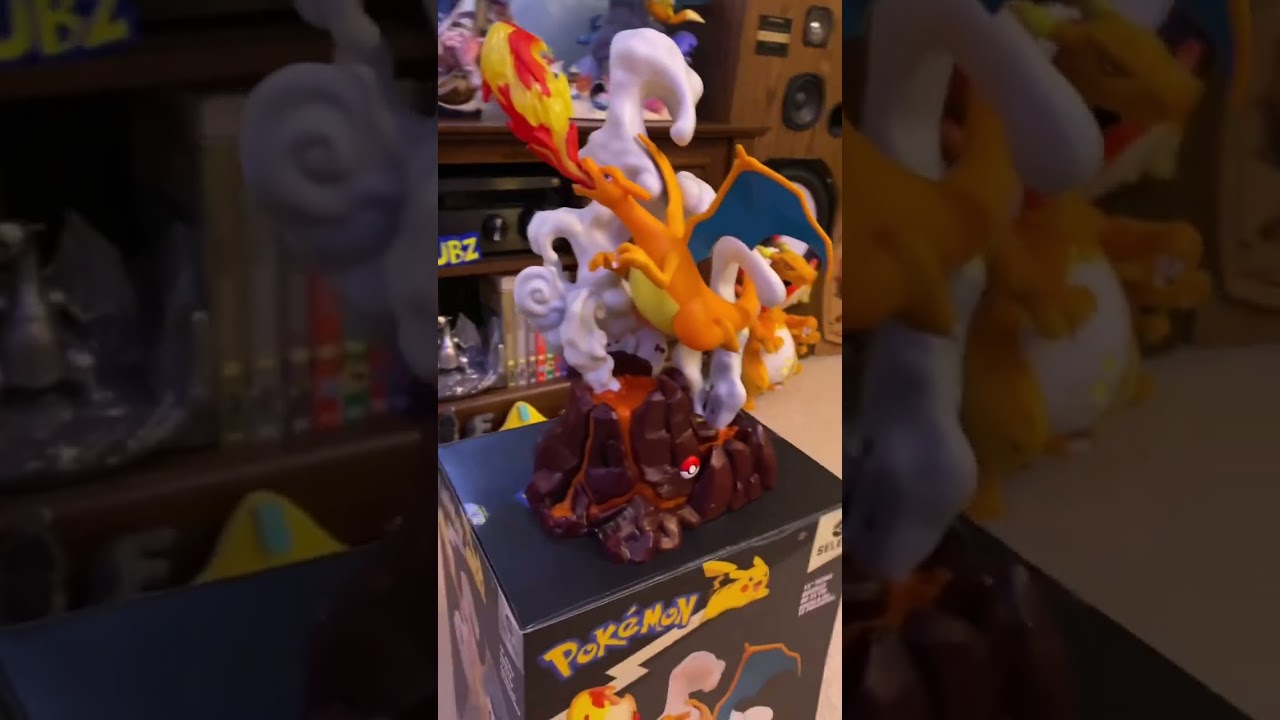 The NEW Jazwares Pokemon Select Charizard Light FX Figure!! 🔥