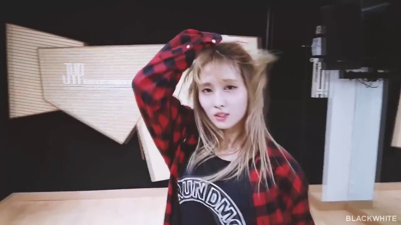 TWICE MOMO ON CRACK