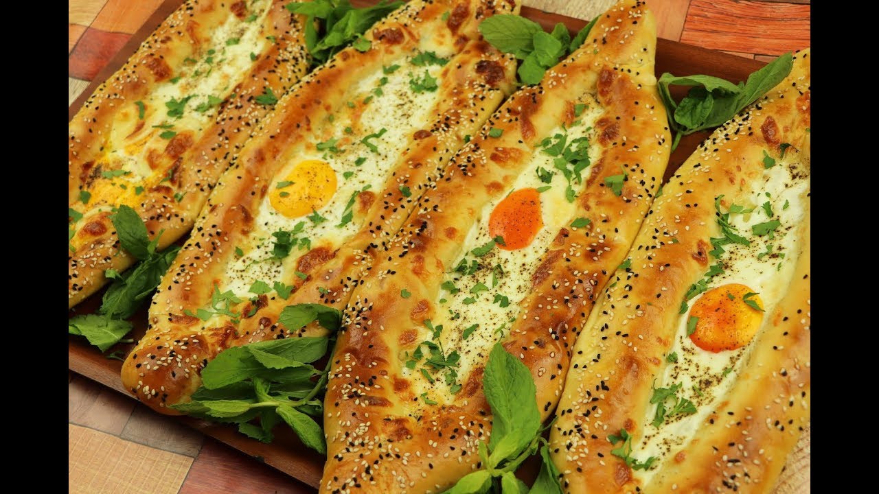 Турецкая выпечка с яйцом и сыром на йогуртовом тесте معجنات تركية بالبيض والجبنة بعجينة الزبادي