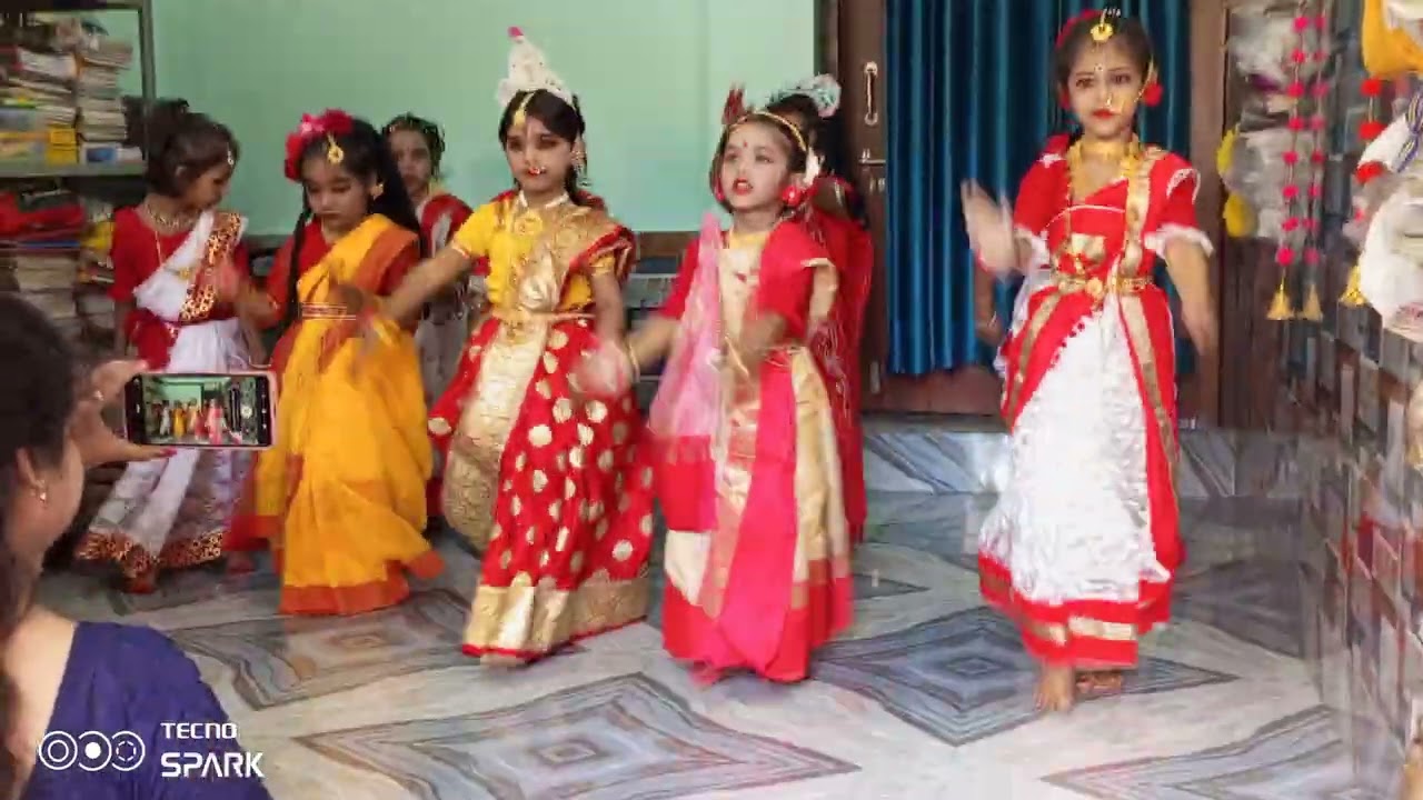 Sundori Kamala Nache । Bengali New song। Dance cover by Newmans Institution । Ayanna Ghosh