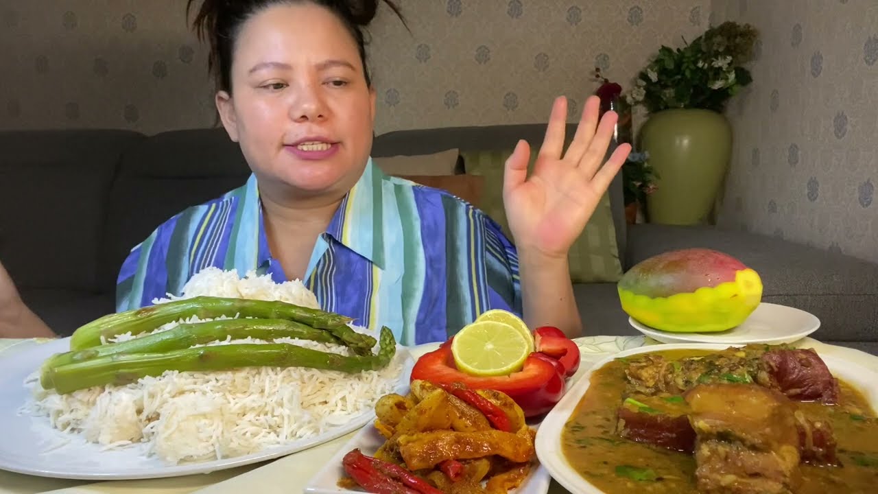 Pork belly सॅंगै मिसाएर बनाएको कालो दाल अनि मुलाको अचार सॅंग mukbang