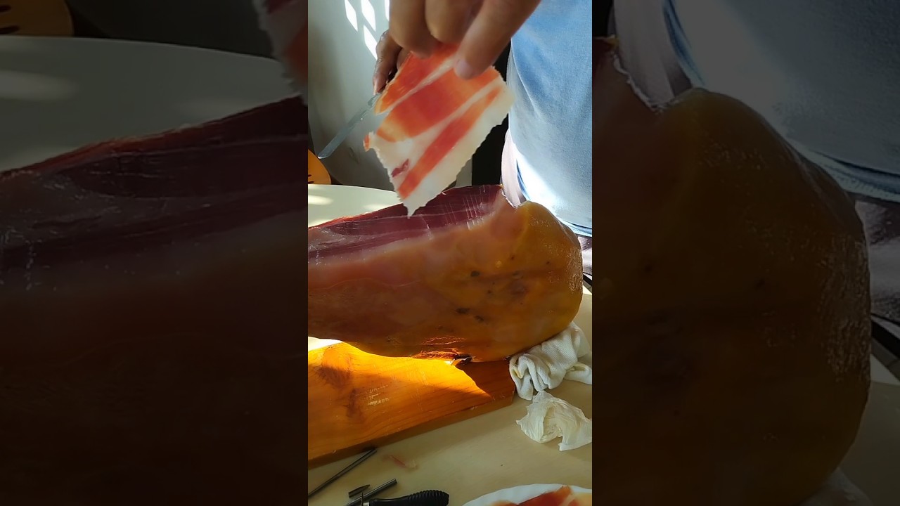 Dad Carving a Jam&oacute;n Ib&eacute;rico 🐷