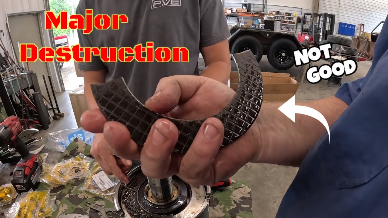 John Deere 450G dozer restoration gives us a big surprise during the transmission rebuild.. Part 3
