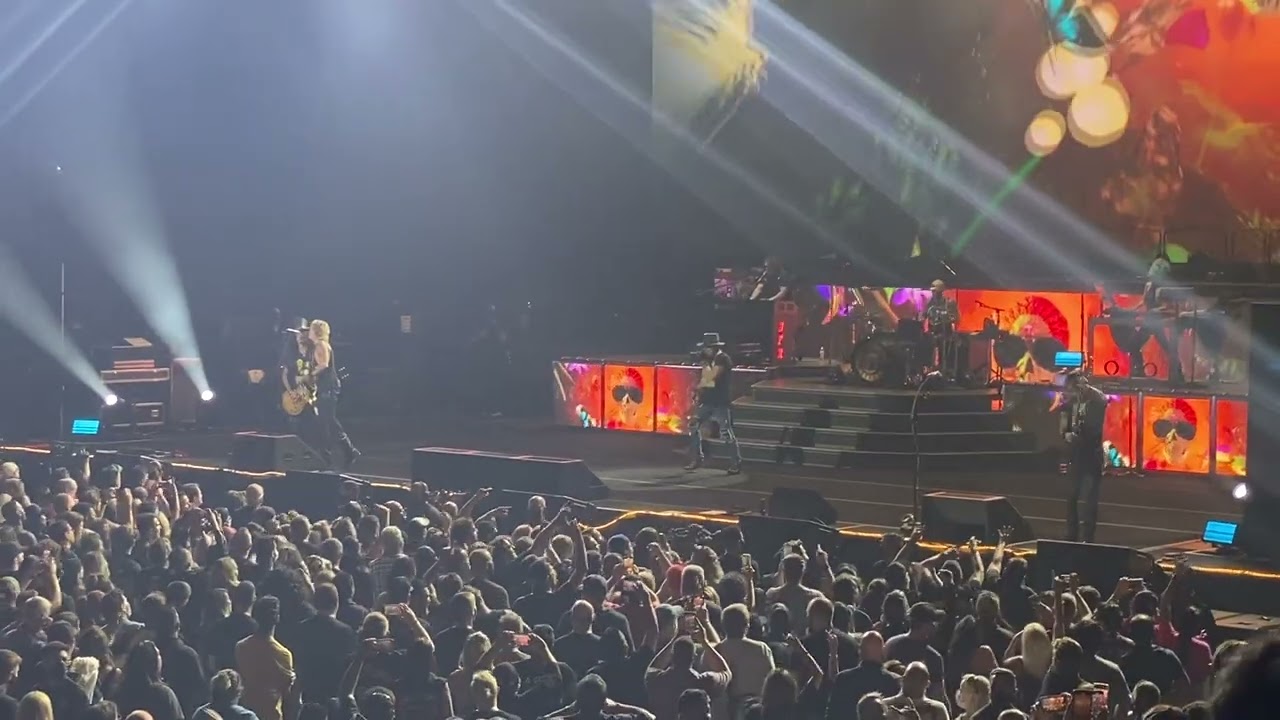 PARADISE CITY - GUNS AND ROSES LIVE AUGUST 25,2021 SAN JOSE STADIUM (SAP CENTER)