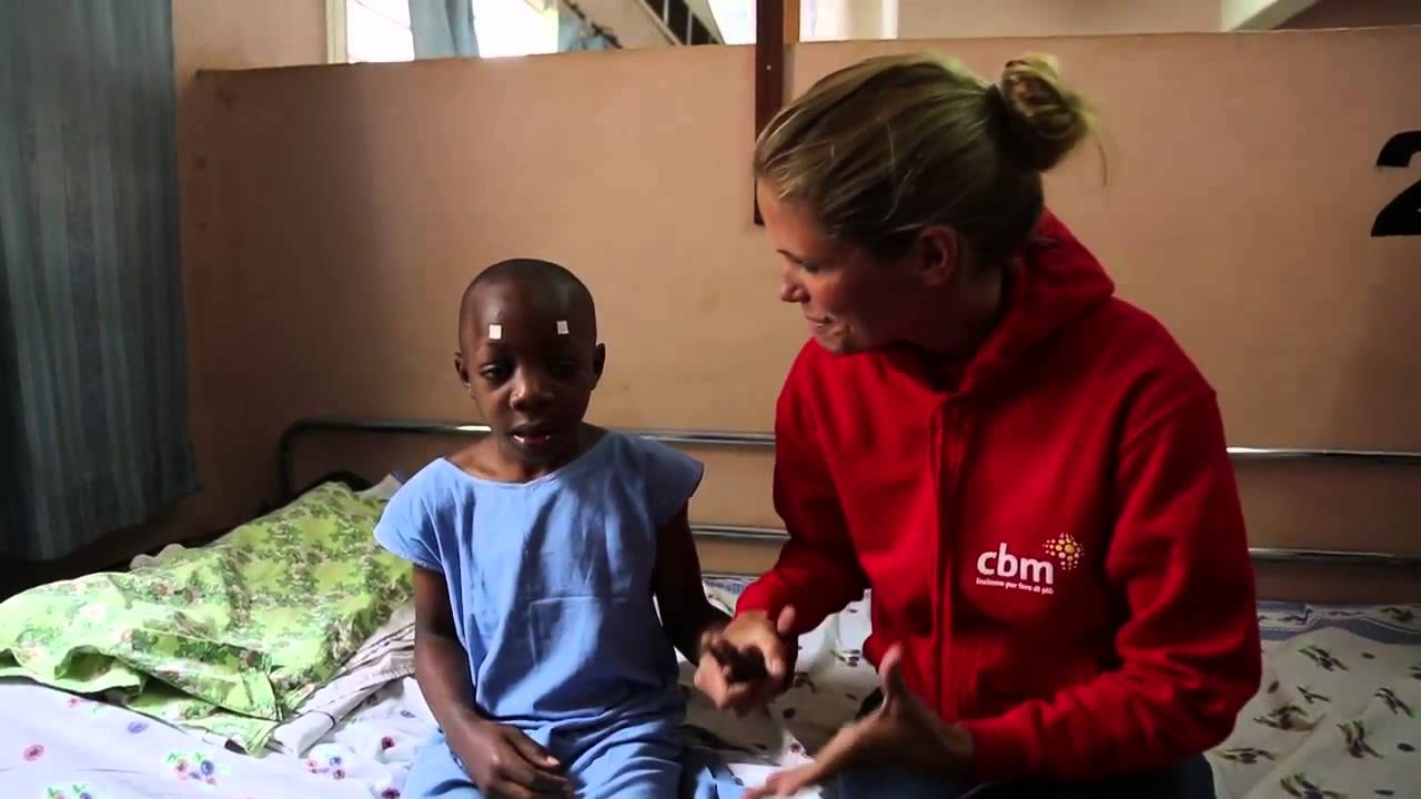 Il videoracconto di Filippa Lagerback in Uganda | Vanity Fair Italia