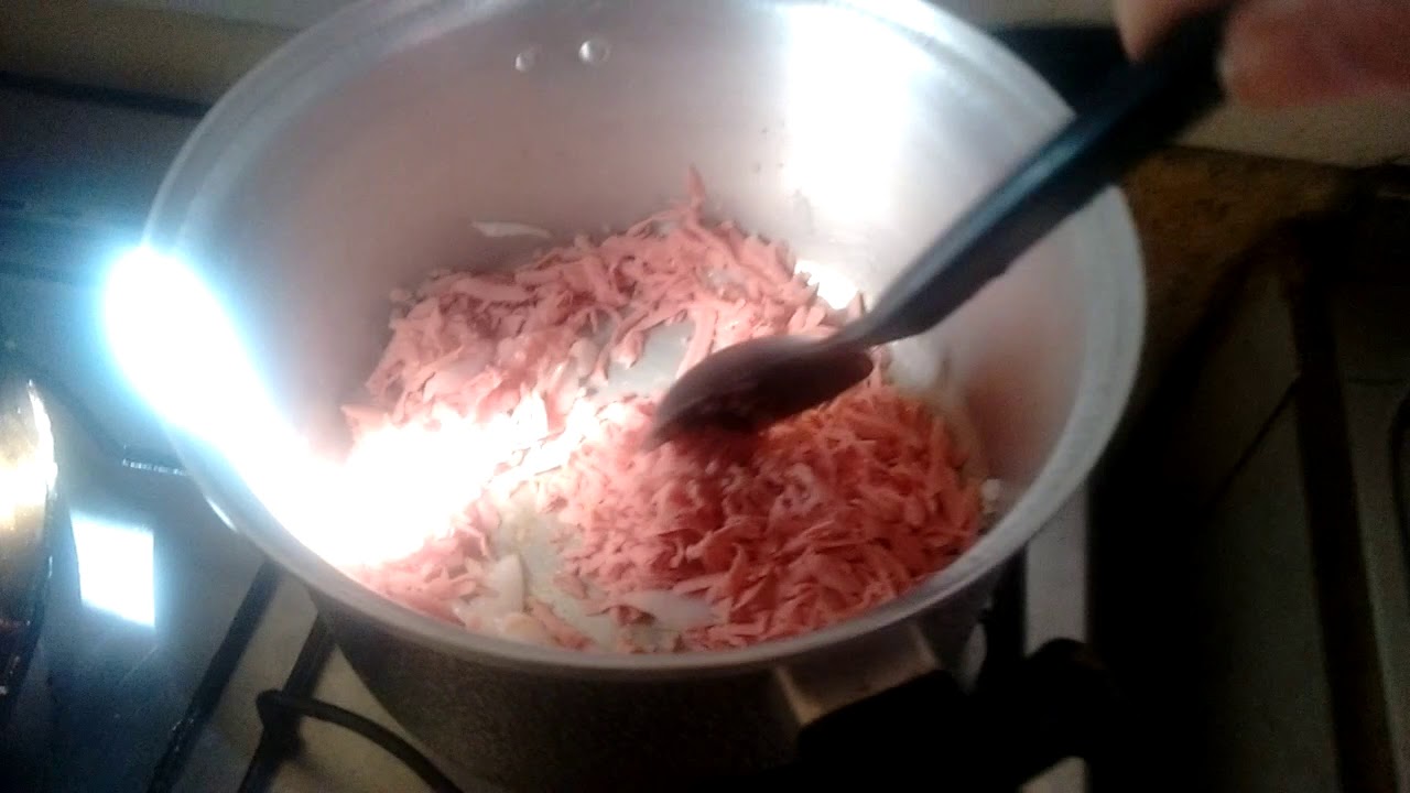 Uma maneira simples e fácil de fazer macarrão com mortadela!!😋