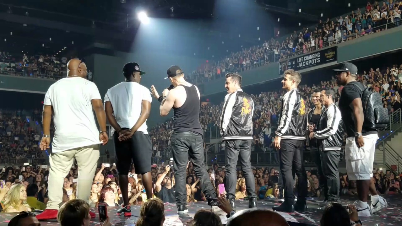 Motown Philly Boyz II Men with NKOTB LIVE 7/16/2017