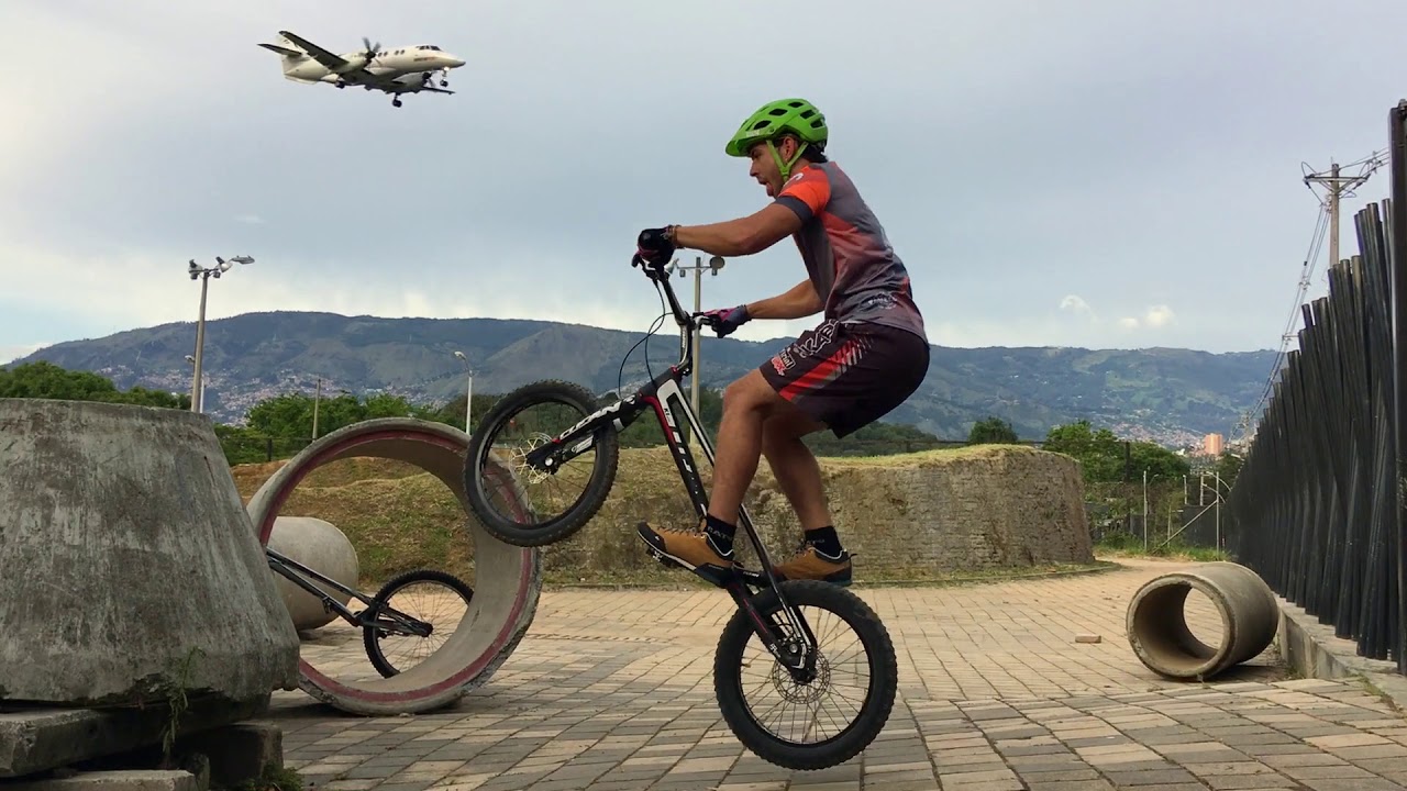 Aventura en Medellín // Nacho Forton y Adry Biel