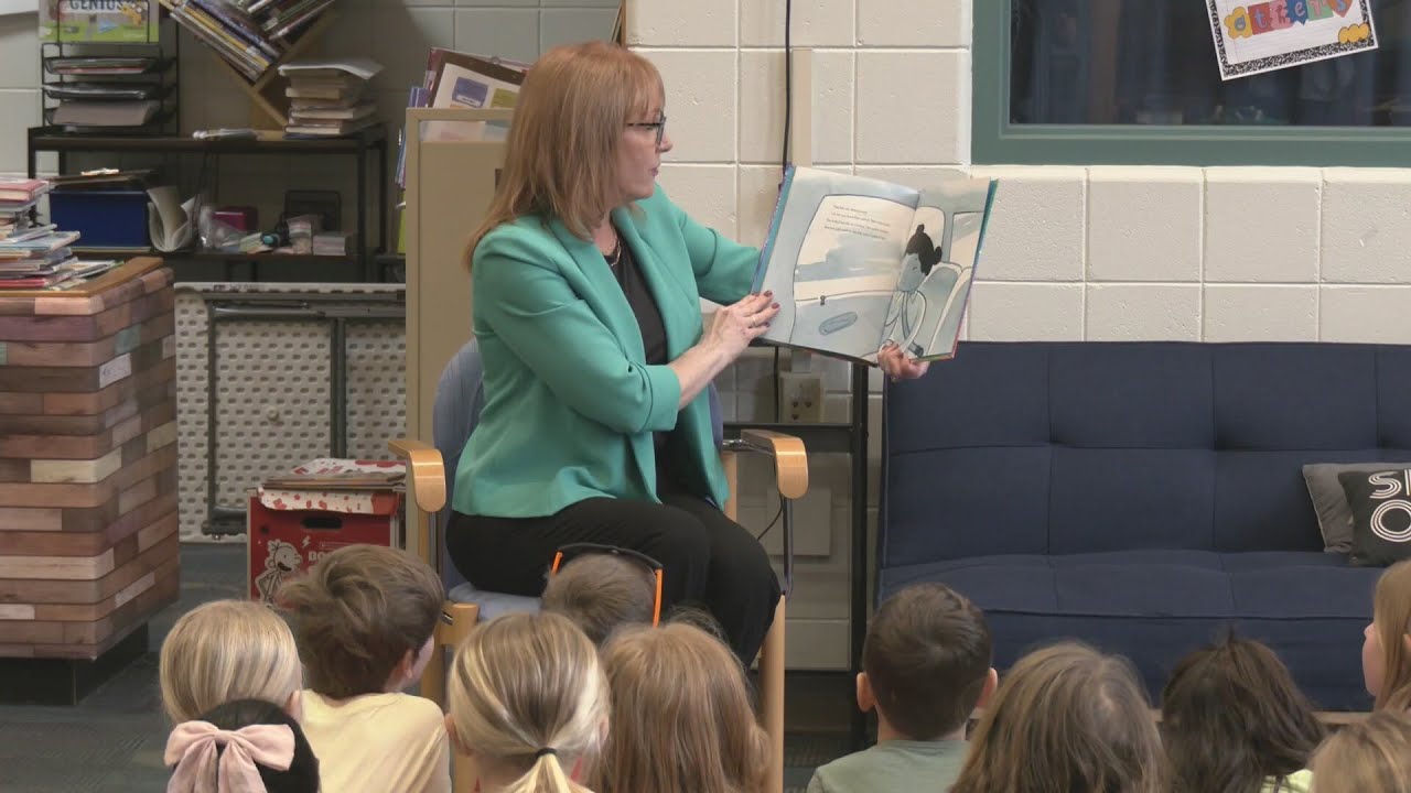 Rockford students take part in 'Read Across America Week'