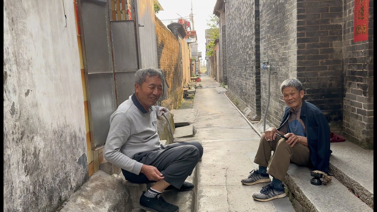 江門市新會區Xinhui古井鎮一條宋親臣“趙氏”後裔聚居的“龍田村”。據説“古井燒鵝”的制法都與750年前的南宋皇朝在新會滅亡的歷史有關。