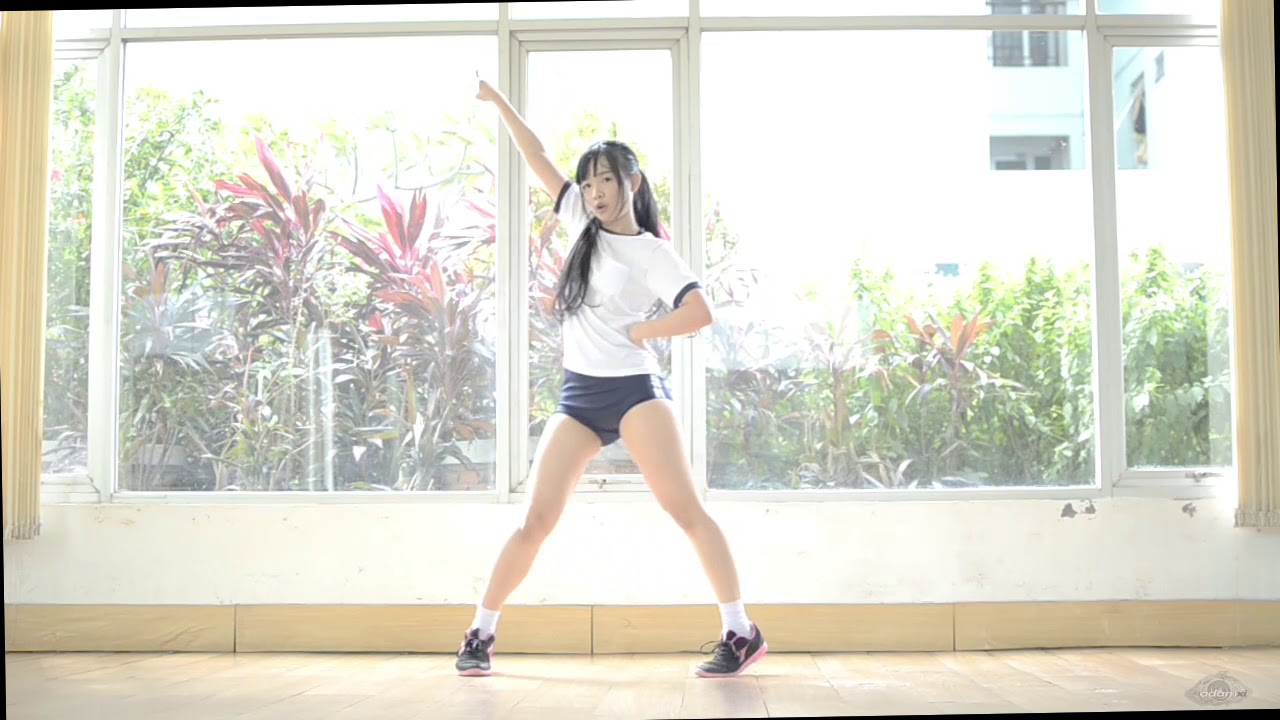 Happy Synthesizer HD cover dance by Ola Aphrodite (without extra)