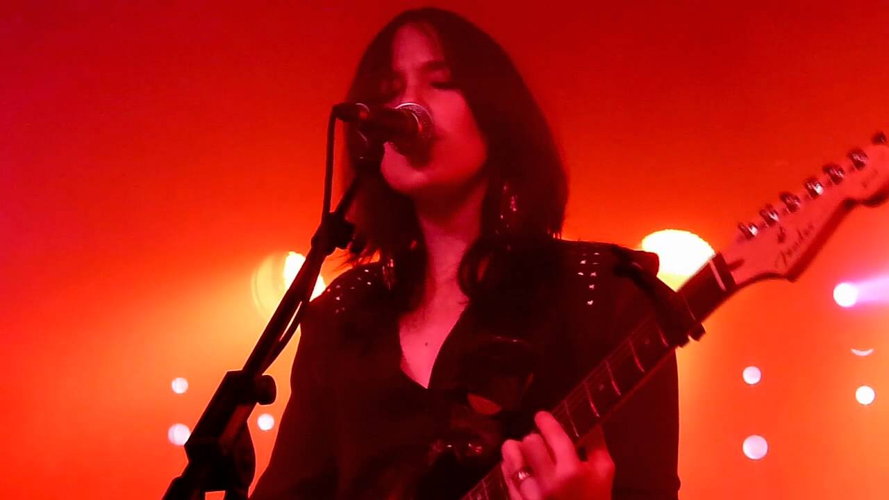 Howling Bells - Setting Sun live Manchester Academy 3 20-09-11