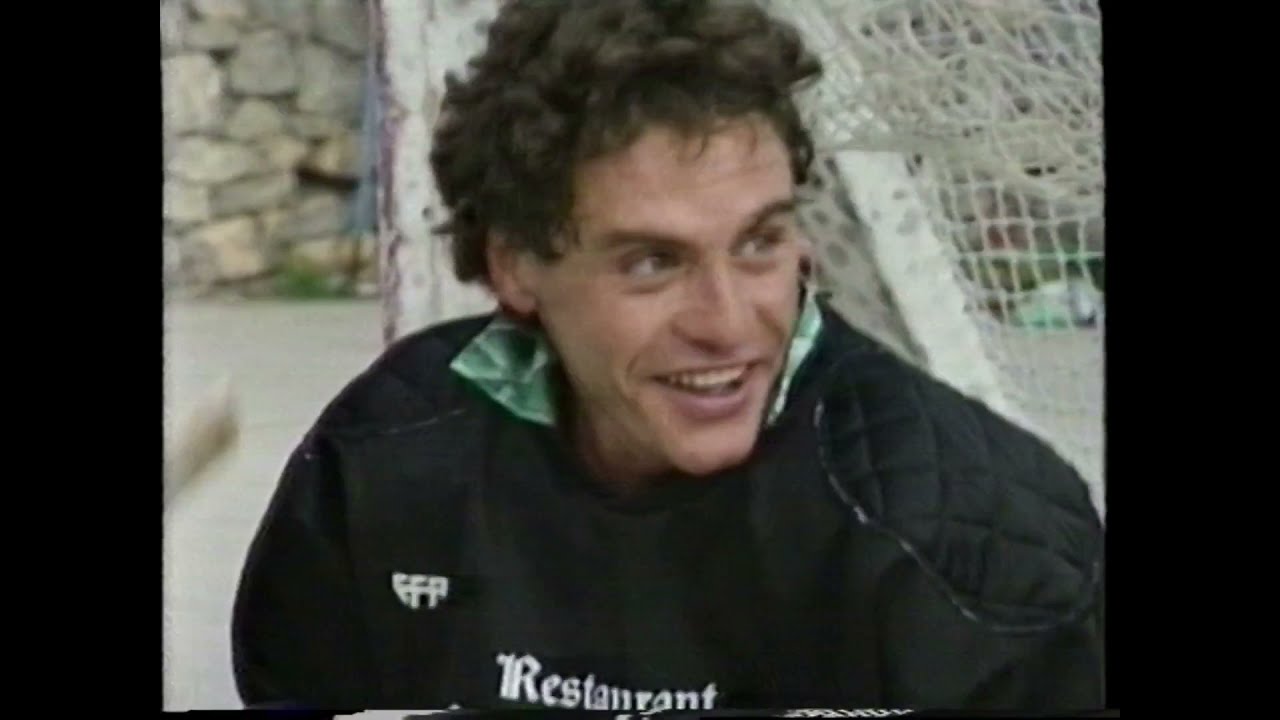 PERE CASACUBERTA FA DE PORTER D'HOQUEI (1990)