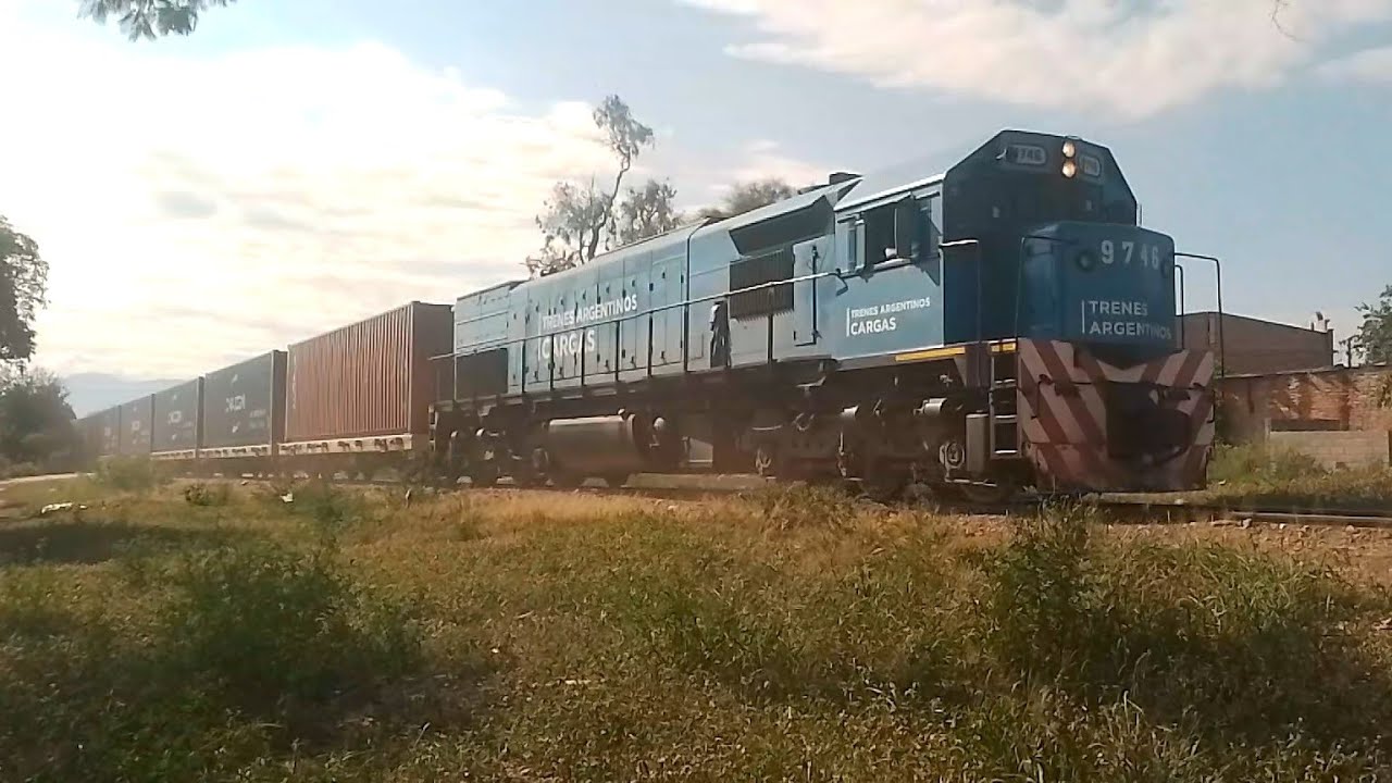 TREN N°1111 GT22CU #9746 RUMBO A GENERAL ALVARADO [TRENES ARG.CARGAS]