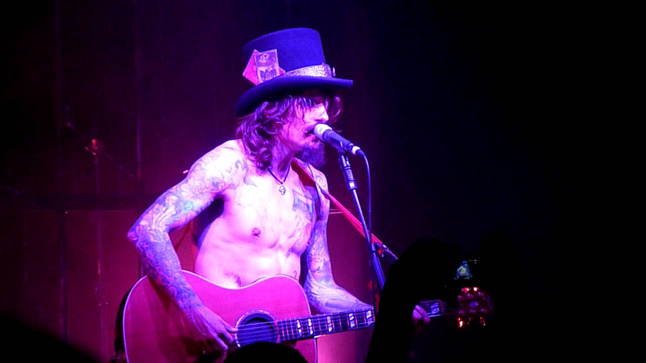 The Darkness - Holding My Own - Liverpool Mountford Hall - 8th November 2011