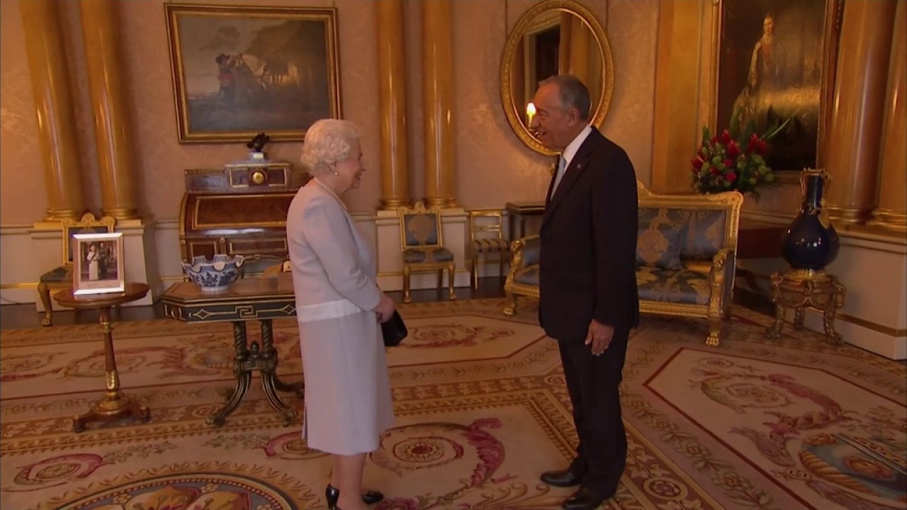 Queen meets Portuguese President