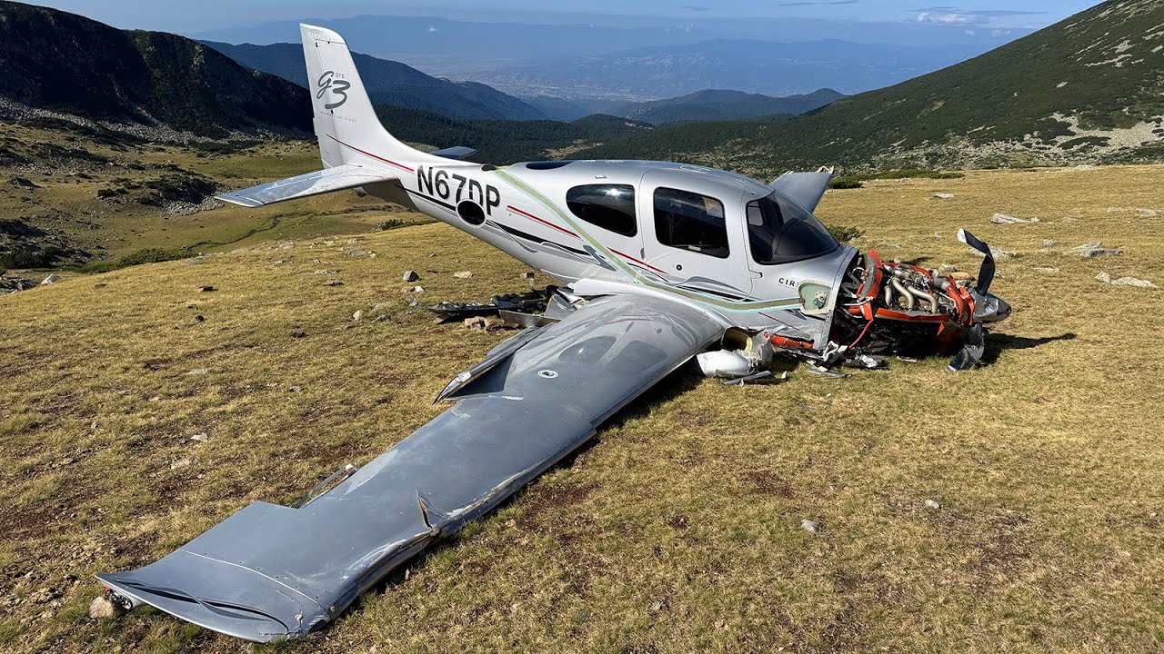 Катастрофиралият самолет в Пирин / The plane that crashed in Pirin mountain, Bulgaria