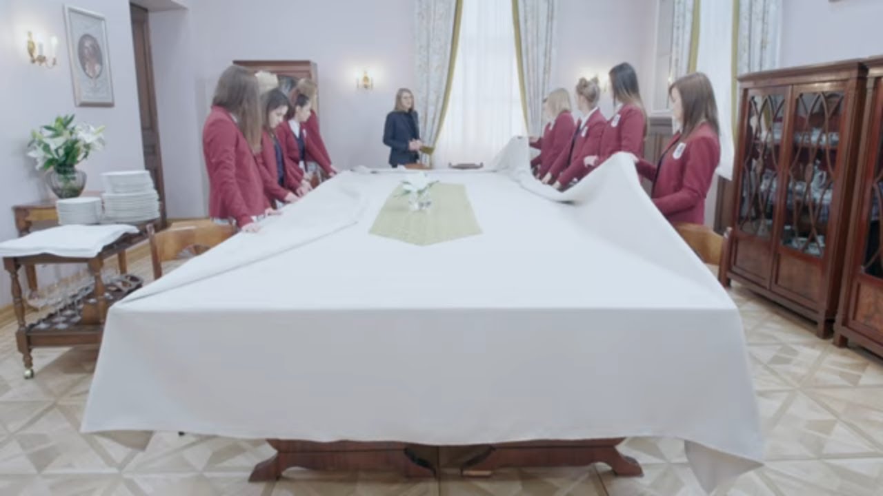Co powinno się znaleźć pod obrusem  u damy? TEGO NIE BYŁO W TV! [Projekt Lady]