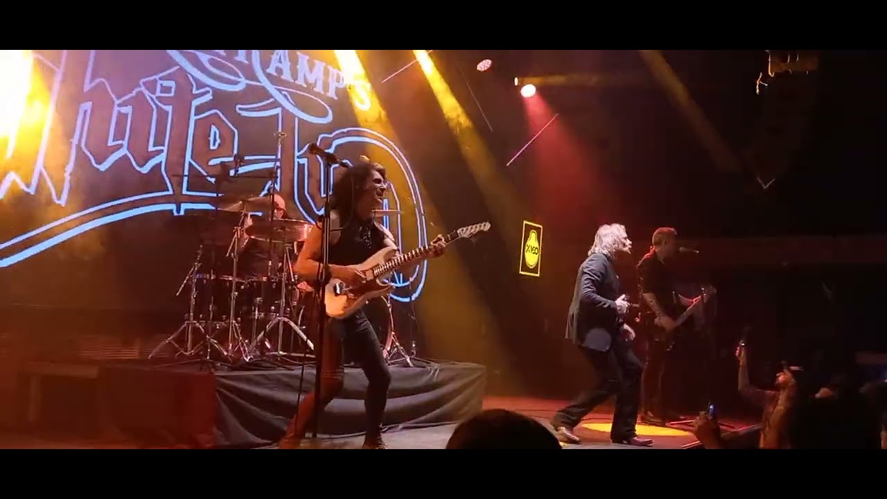 Mike Tramp's White Lion - El Salvador Marcus Nand (Guitar) Claus Langeskov (Bass) Kenni Andy