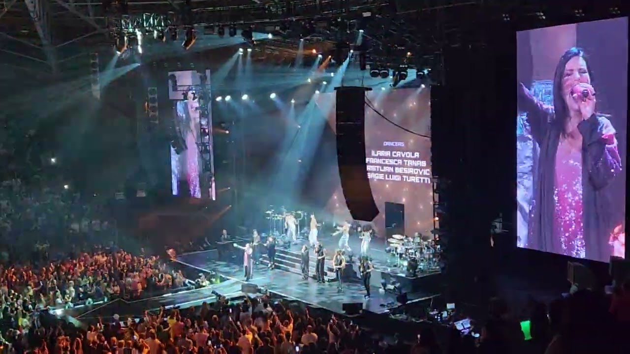 Laura Pausini 23 febrero 2024 Monticello, Se Fue y cierre show