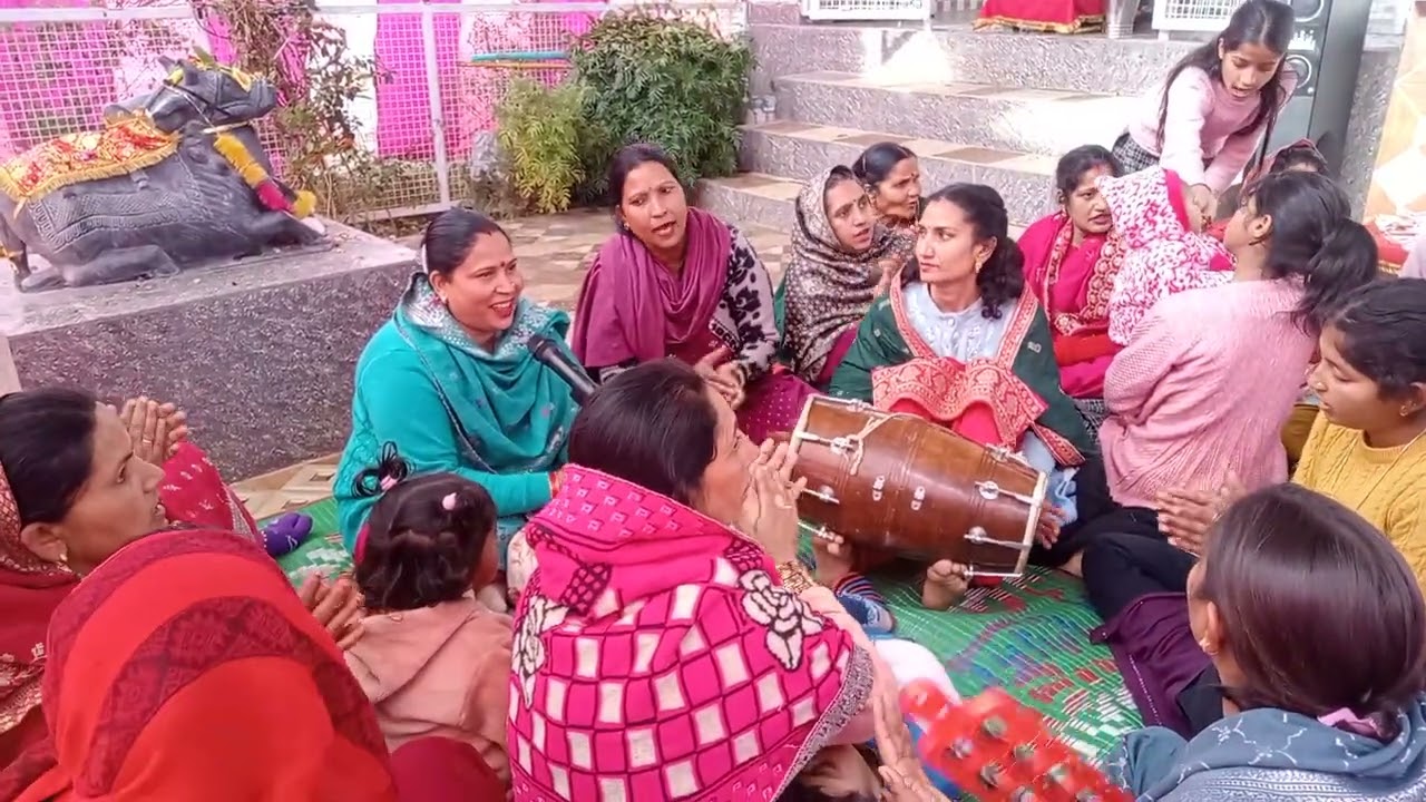 जय माता दी जी ❤️ निम्मो देवी ने 🌹 सिब‌‌। मंदिर बलदर‌ में 💞लगाई‌। बहुत ही पयारा‌।भजन।गाके‌। हाजरी। 👏