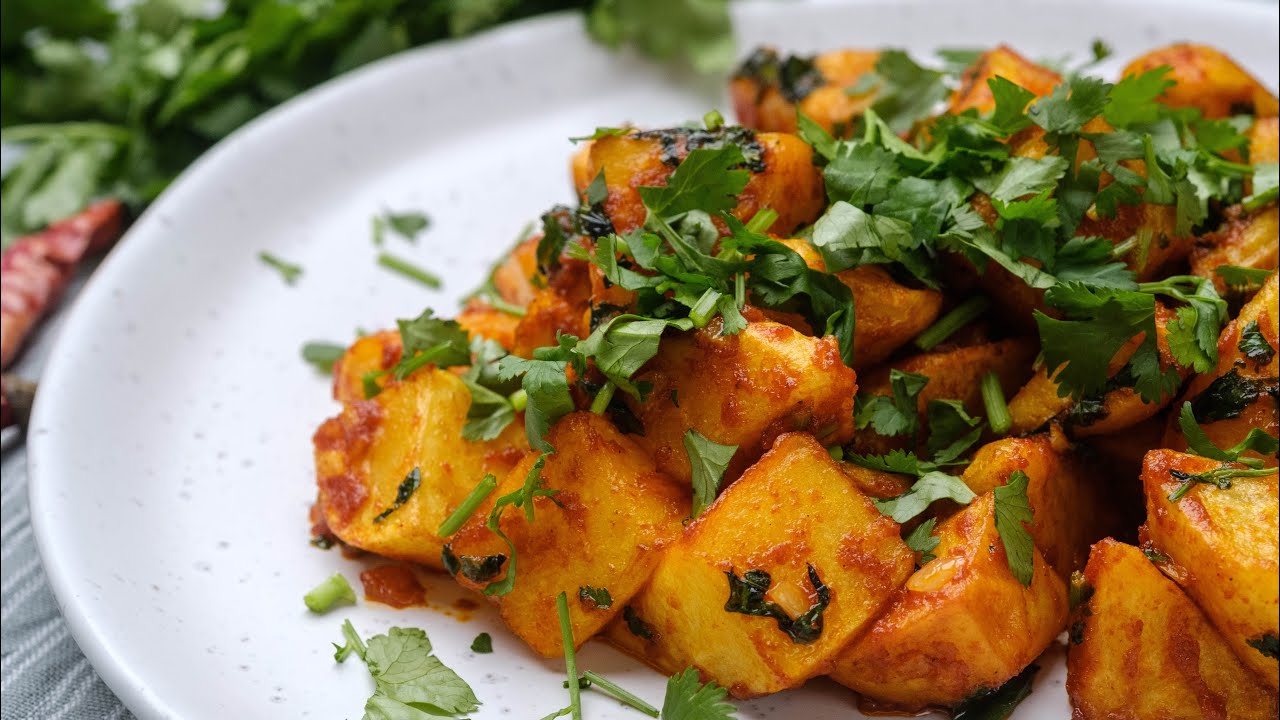 Lebanese Batata Harra (Spicy Potatoes)