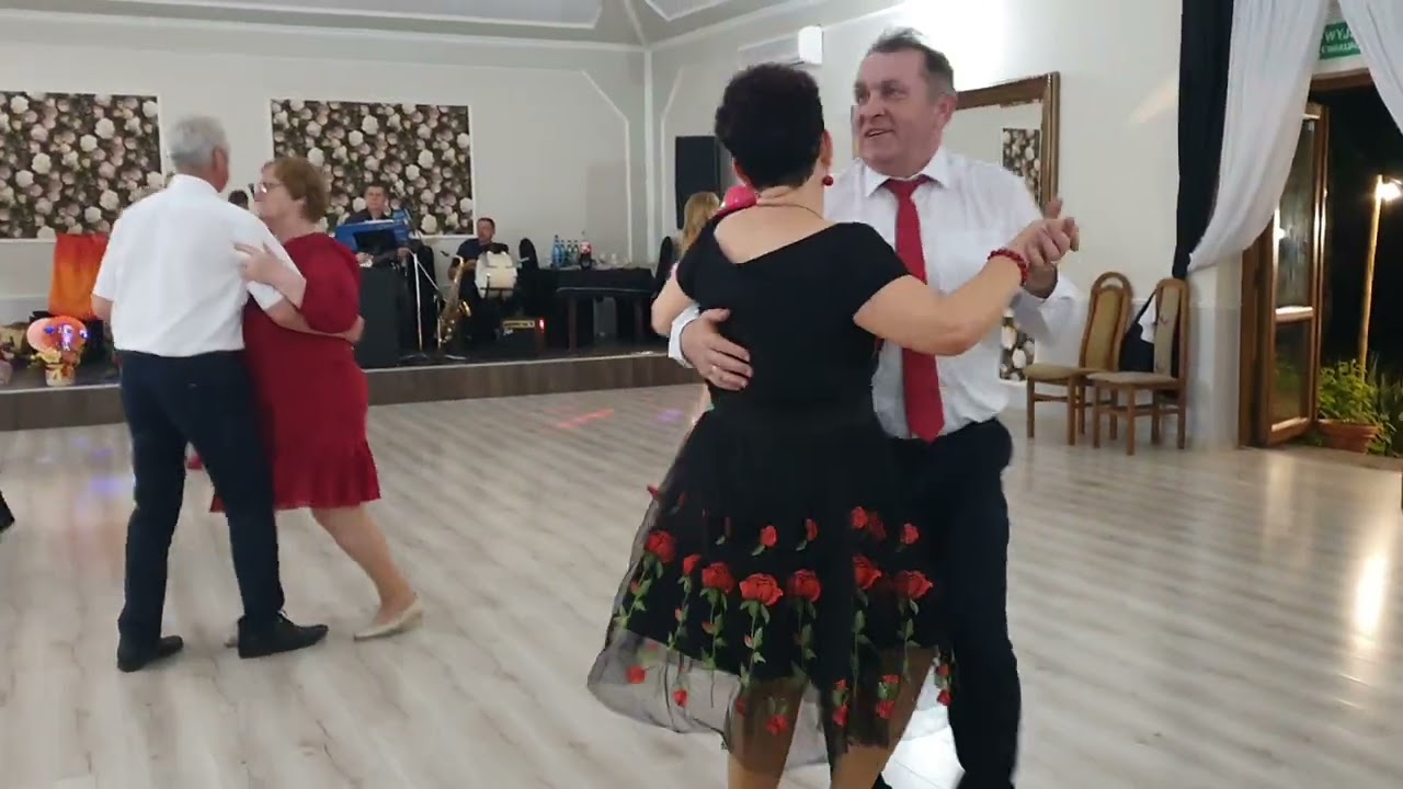 Majowo - weekendowa potańcówka w Złotym Dworze z kapelą Zbyszka Ciechowicza