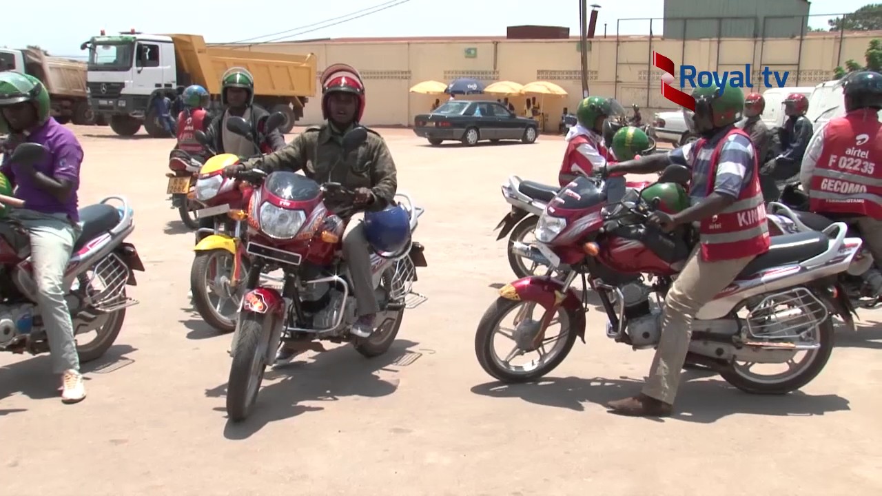 Aba Motard barinubira gusabwa gusiga amarangi kuri Moto mu gihe gito