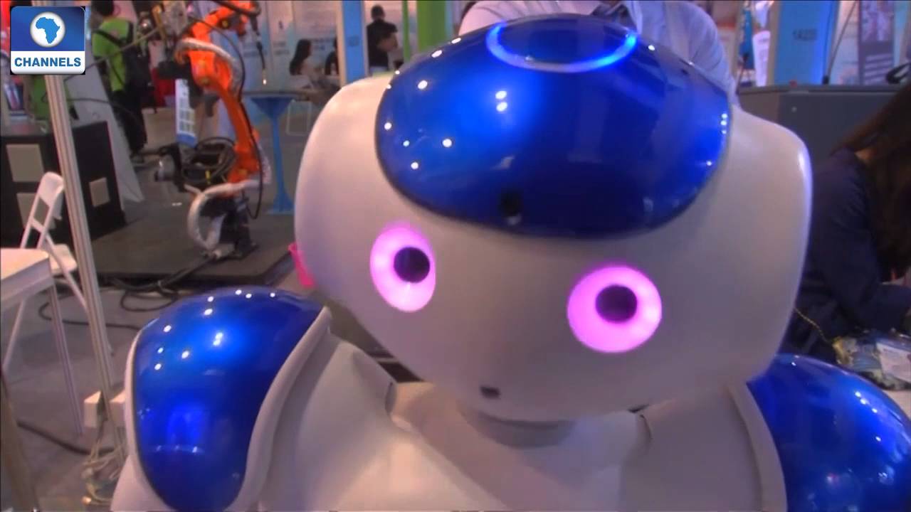 Tech Trends:  Shanghai Int'l Tech Fair Displays Humanoid Robot