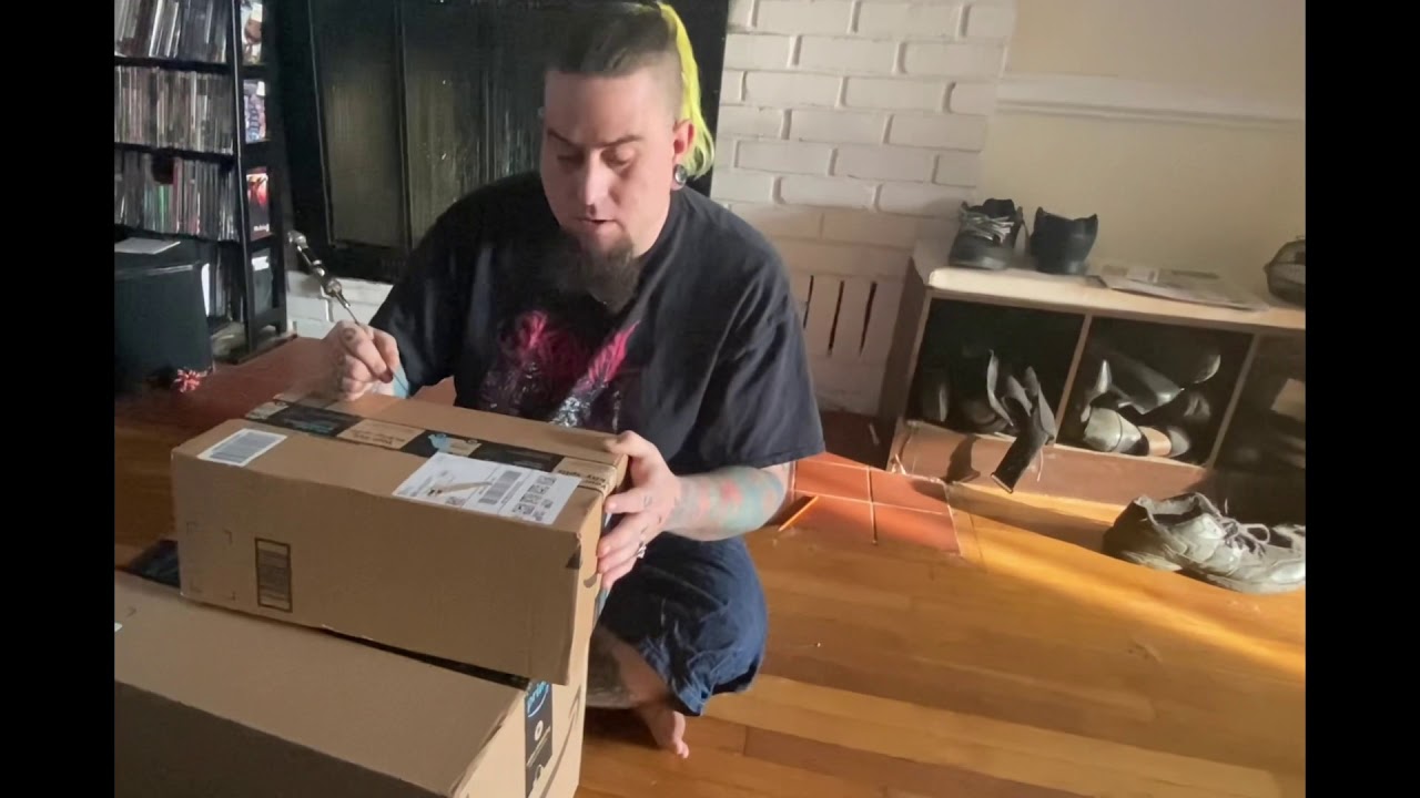 Unboxing; Enfun LED grow light and face reveal