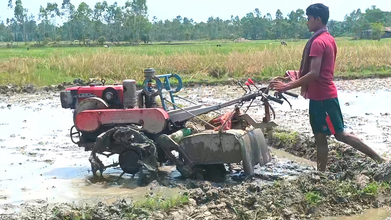 Working in the fields of Salo with my car Kamco KMB 200  @TravelWithLovelu @CSTOY