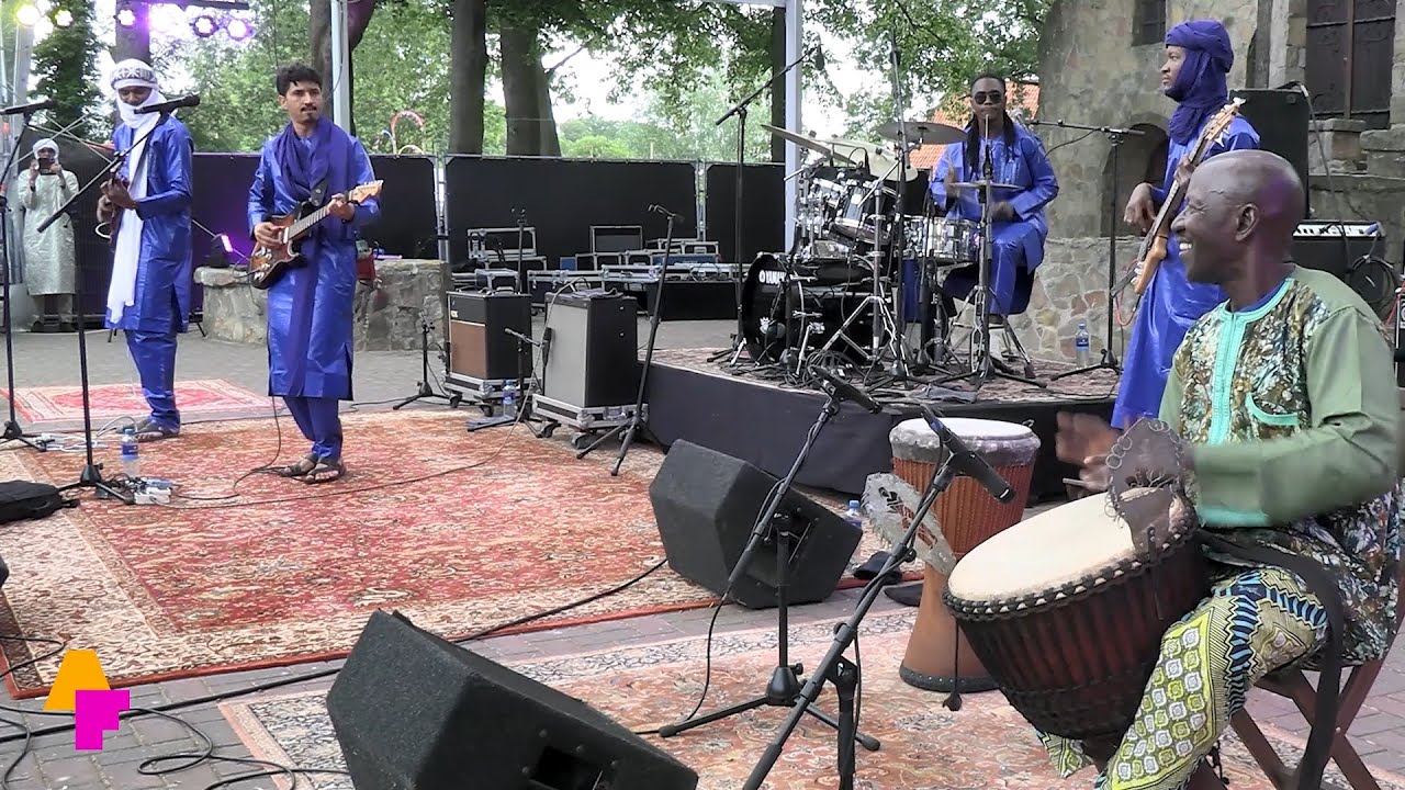 Kader Tarhanine ft. Adama Dramé - Anna Anchahid - Live at Afrika Festival Hertme 2023
