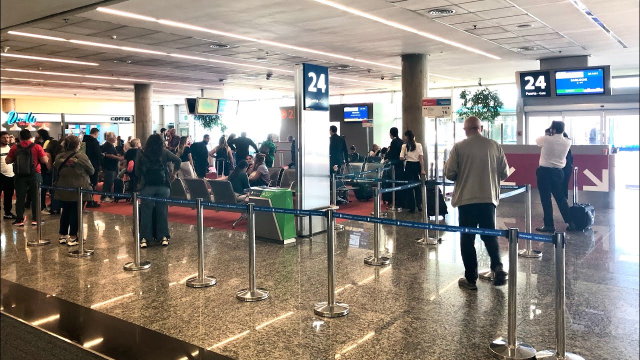 4K - BUENOS AIRES AIRPORT (EZEIZA) 2025 - DOMESTIC BOARDING