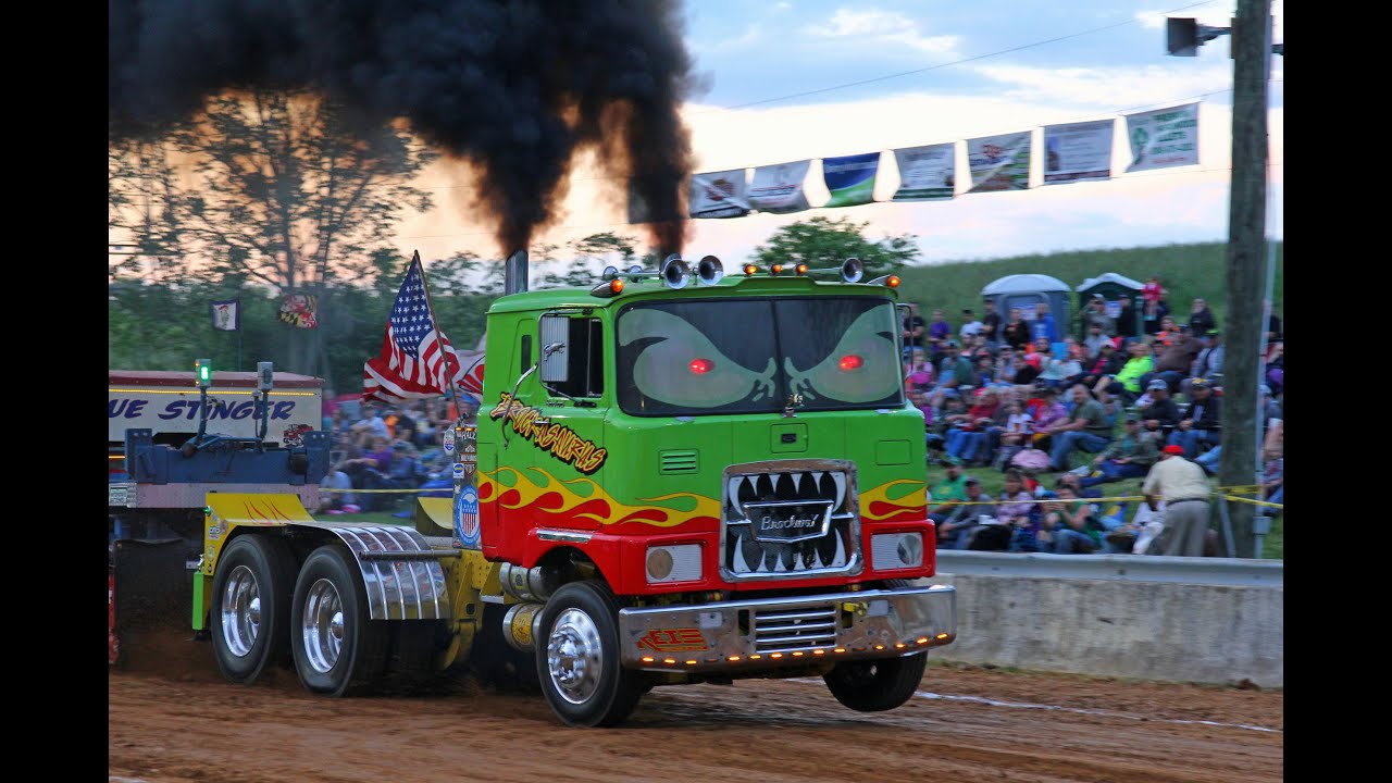 Lucas Oil Ground Pounding Hot Rod Semi Trucks At Boonsboro, MD.