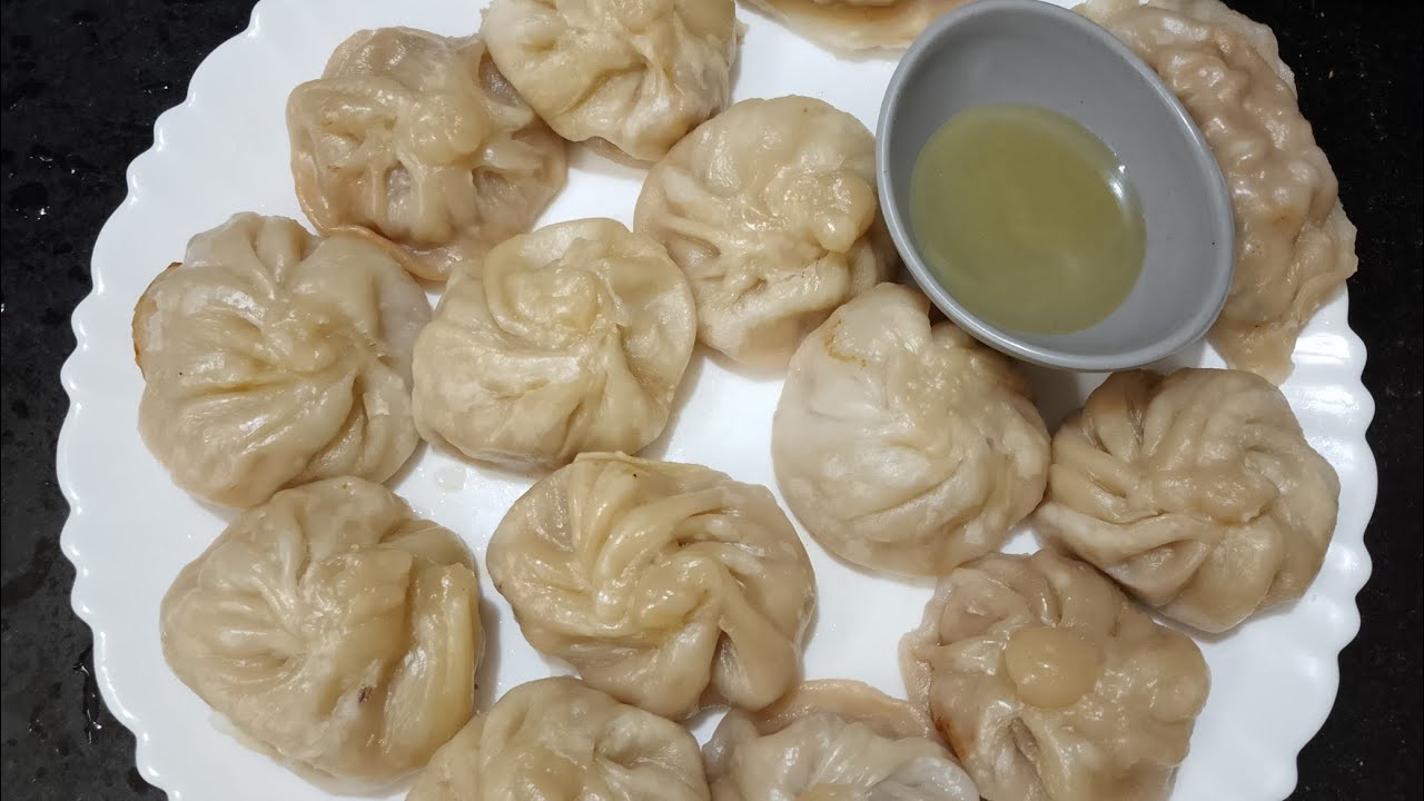 Street style juicy juicy chicken momos recipe video||#momos @simplyvijjijaya  