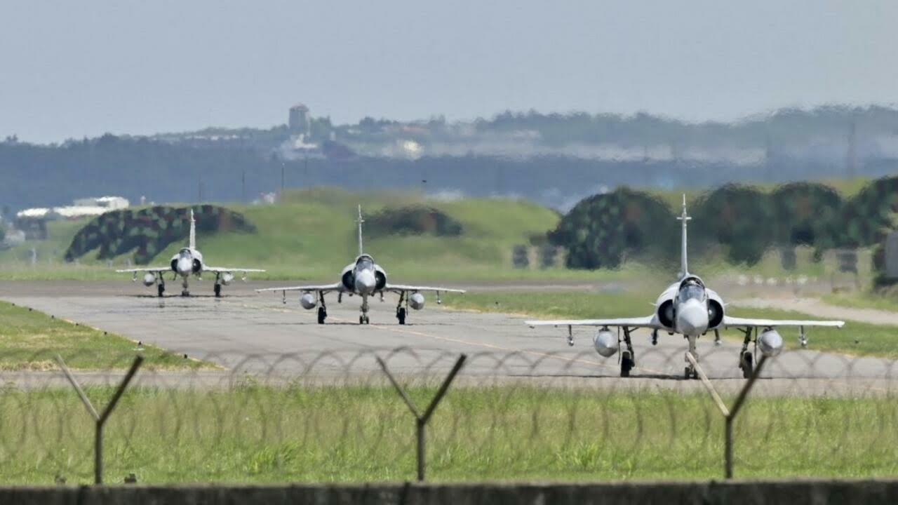 Taiwan accuses China of simulating invasion as tensions rise &bull; FRANCE 24 English