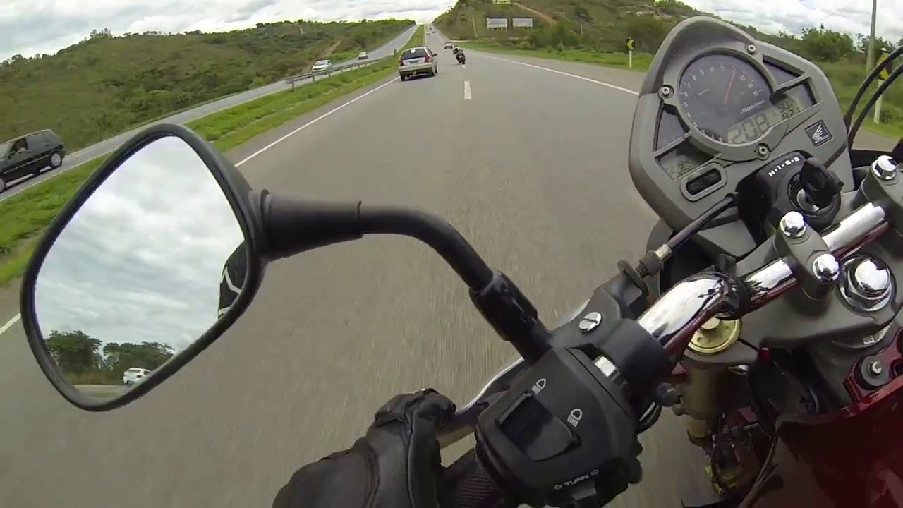 HORNET VS BMW F800 QUASE DEU MERDA!!!!! +PRF !!!