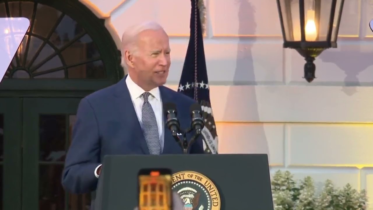 Joe Biden gropes actress Eva Longoria